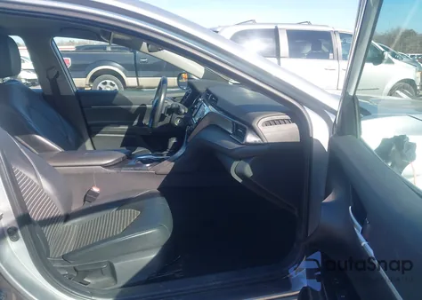 2020 Toyota Camry Se z USA, uszkodzony, nr VIN 4T1G11AK9LU308312